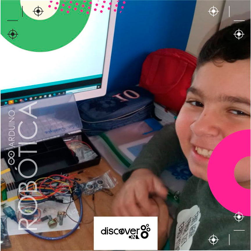 Diversos Alunos em Sala de Aula